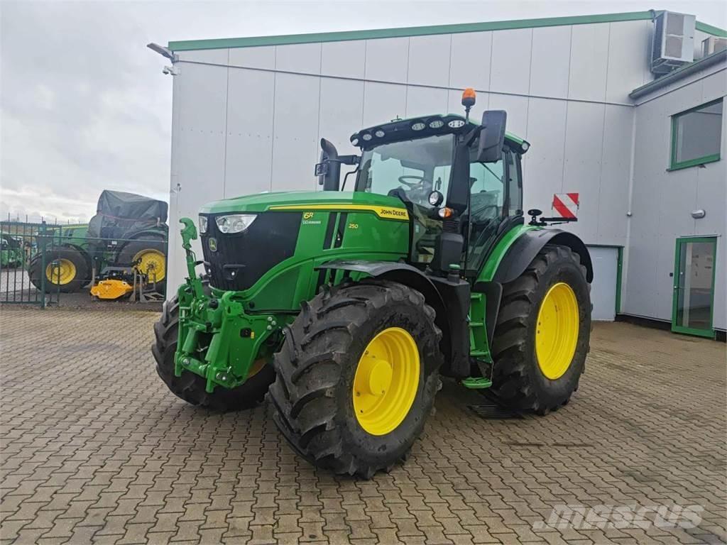 John Deere 6R 250 Traktory