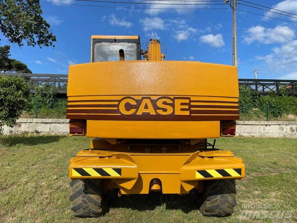 CASE 688 B Kolová rýpadla