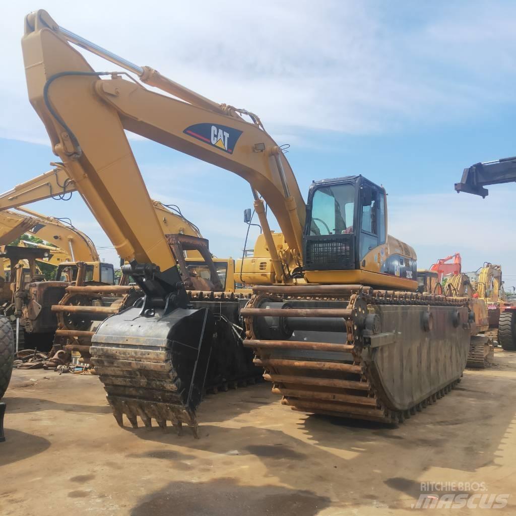 CAT 320C Obojživelná rypadla