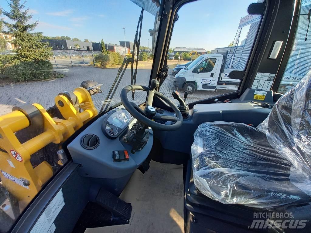Mecalac AX 1000 Kolové nakladače