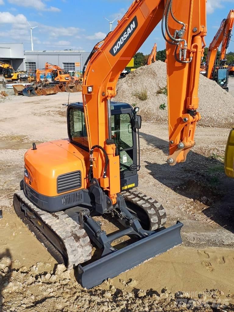 Doosan DX 85 R-3 Midi rýpadla 7t - 12t
