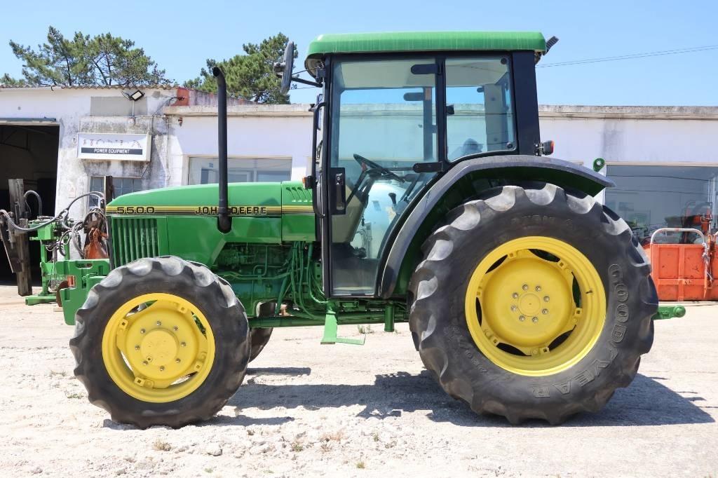 John Deere 5500 STD Traktory