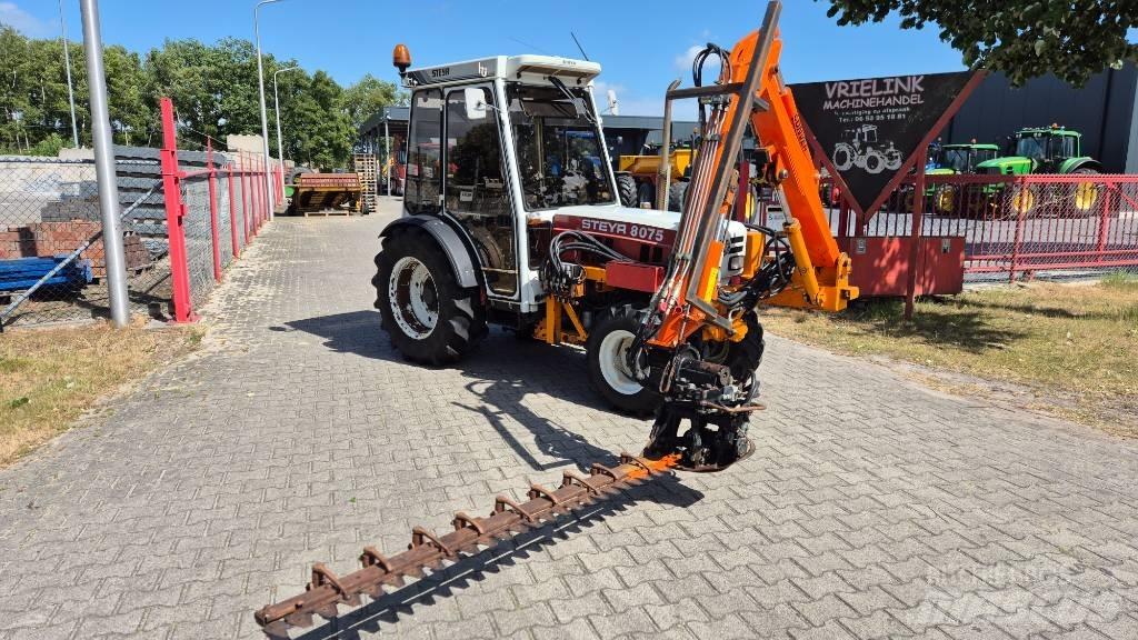 Steyr 8075 Traktory
