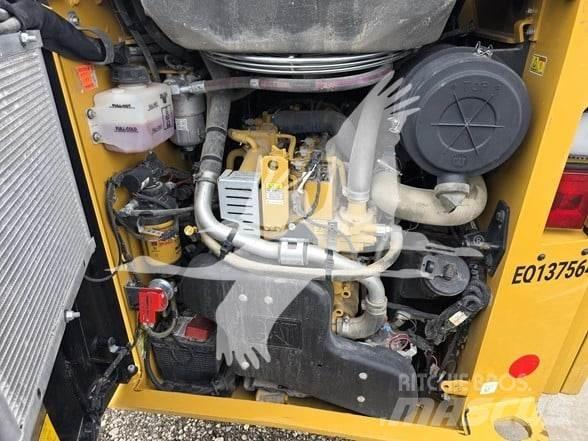 CAT 259D3 Smykem řízené nakladače