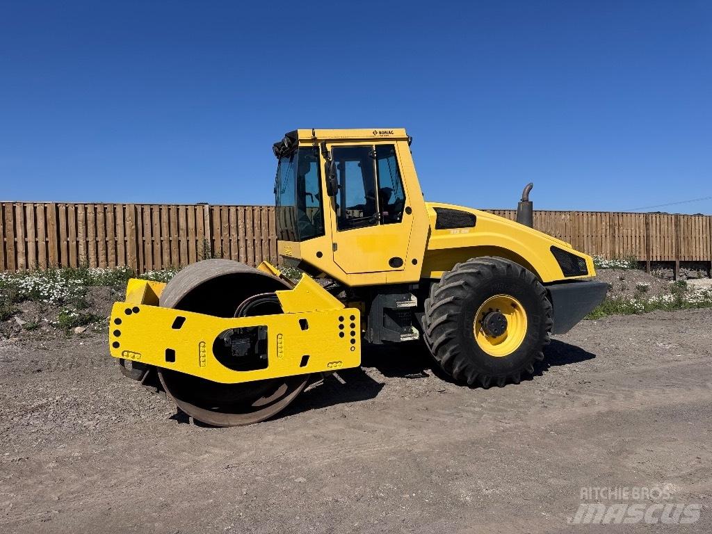 Bomag BW 213 D H-4 Tahačové válce
