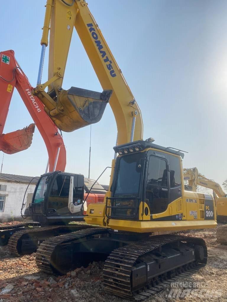 Komatsu PC 200-8 Pásová rýpadla
