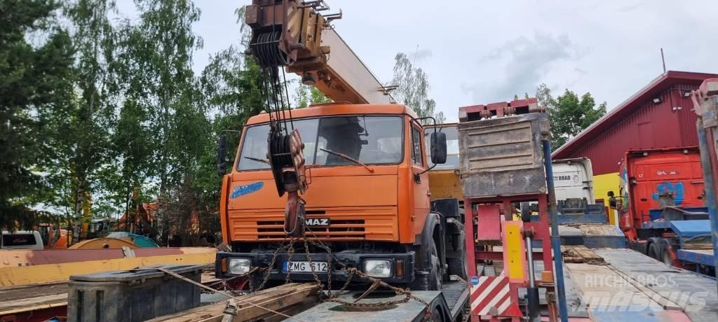 Kamaz 53215 Univerzální terénní jeřáby