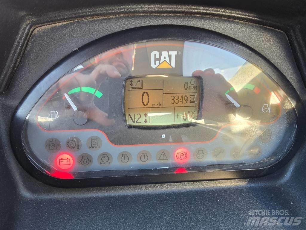 CAT TH337C Teleskopické manipulátory