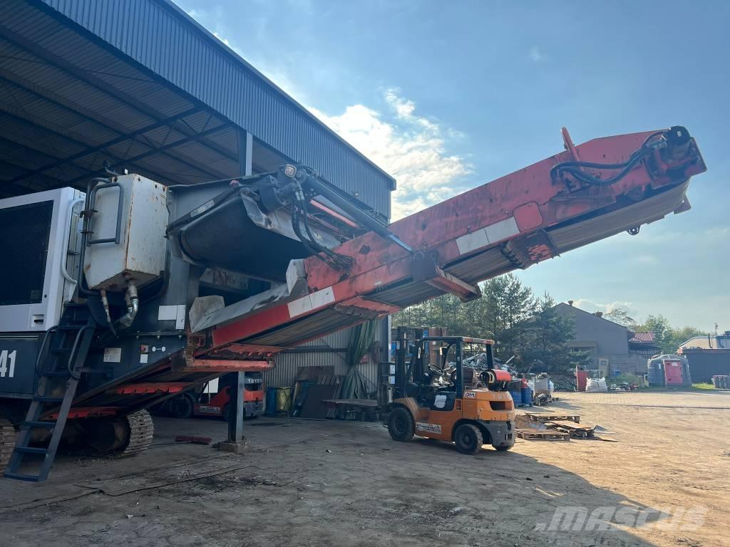 Sandvik QJ 241 Mobilní drtiče