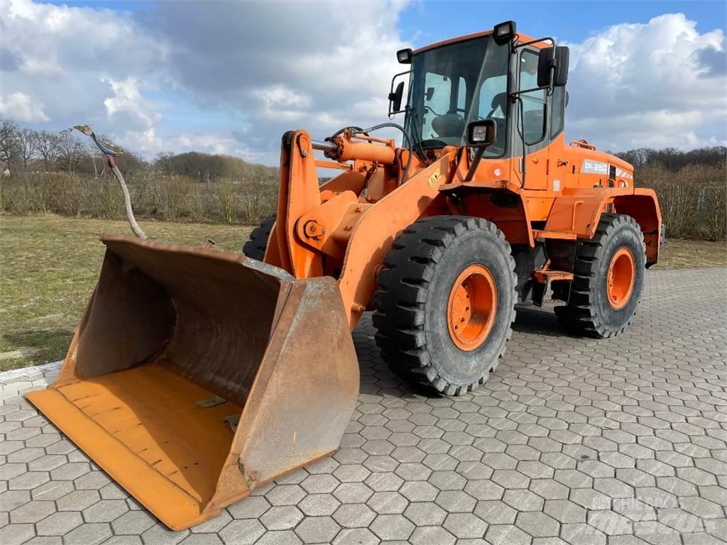 Doosan DL250 Kolové nakladače