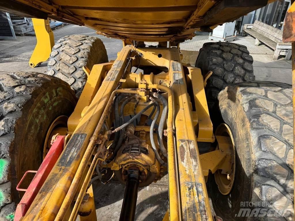 CAT 740 Vyklápěcí dempry