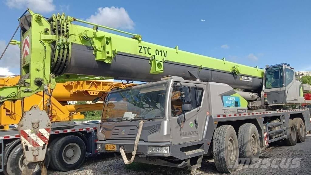 Zoomlion ZTC800 Univerzální terénní jeřáby