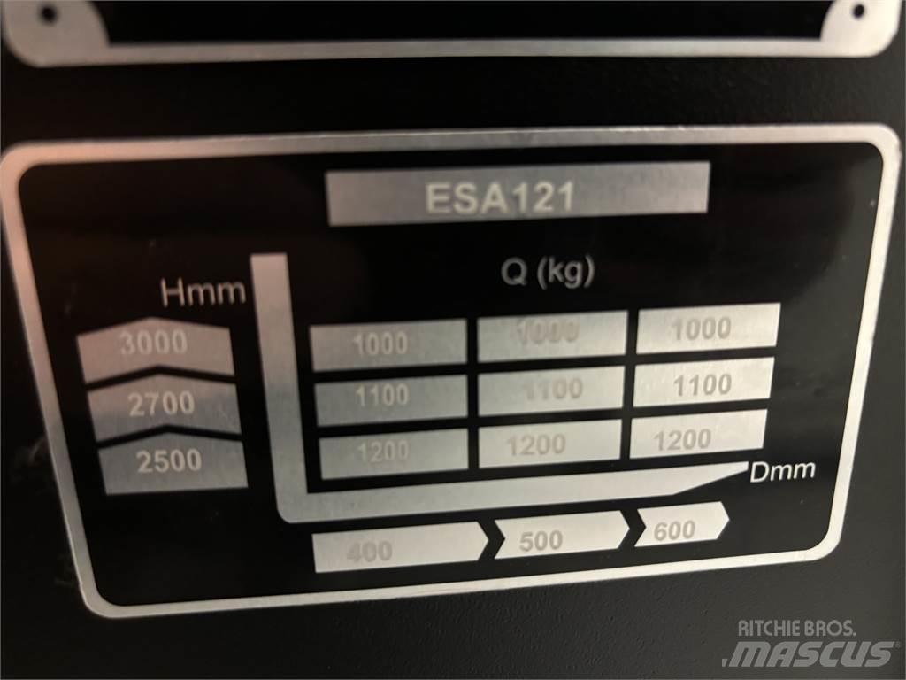 ESA 121 Ručně vedené vysokozdvižné vozíky