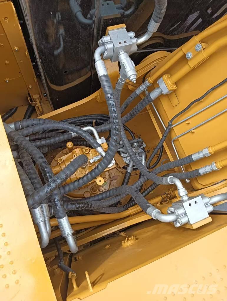 CAT 320 D2L Pásová rýpadla