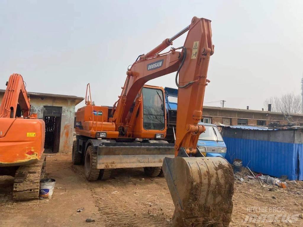 Doosan DH 150W Kolová rýpadla