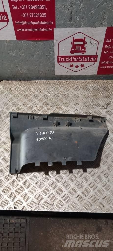Scania 94 D.   1390074 Kabiny a interiér