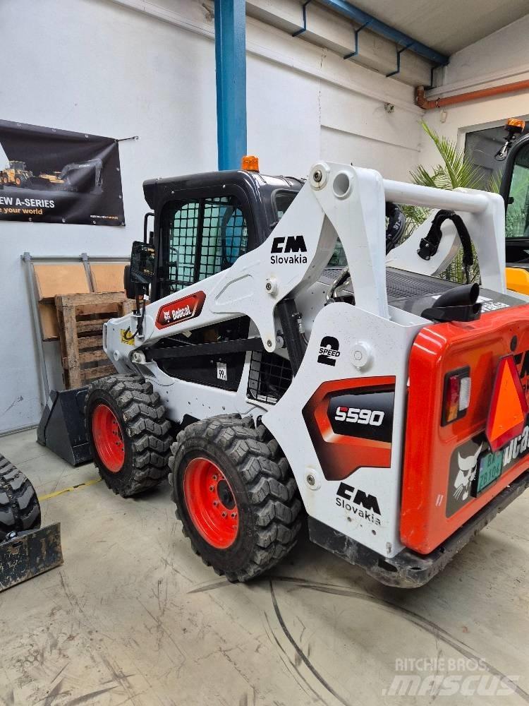 Bobcat S 590 Smykem řízené nakladače
