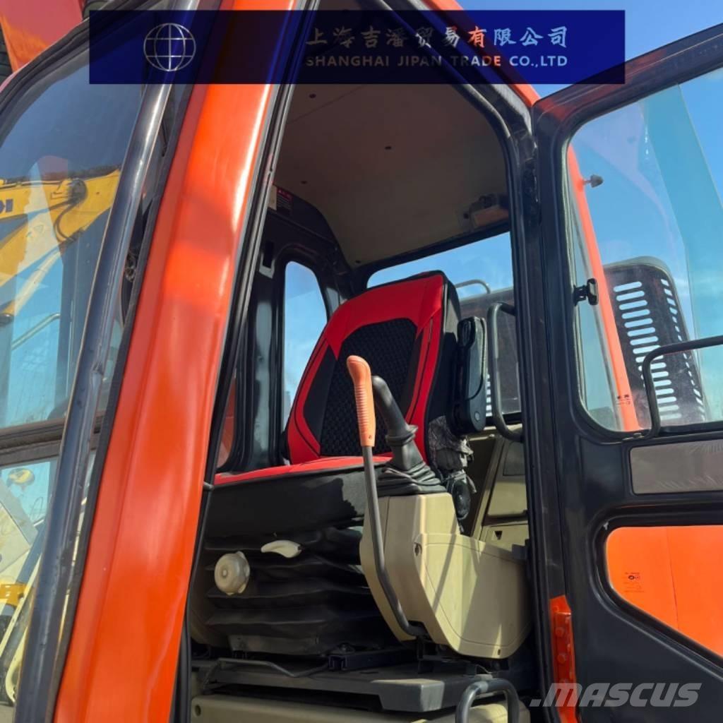 Doosan DX 300 Pásová rýpadla
