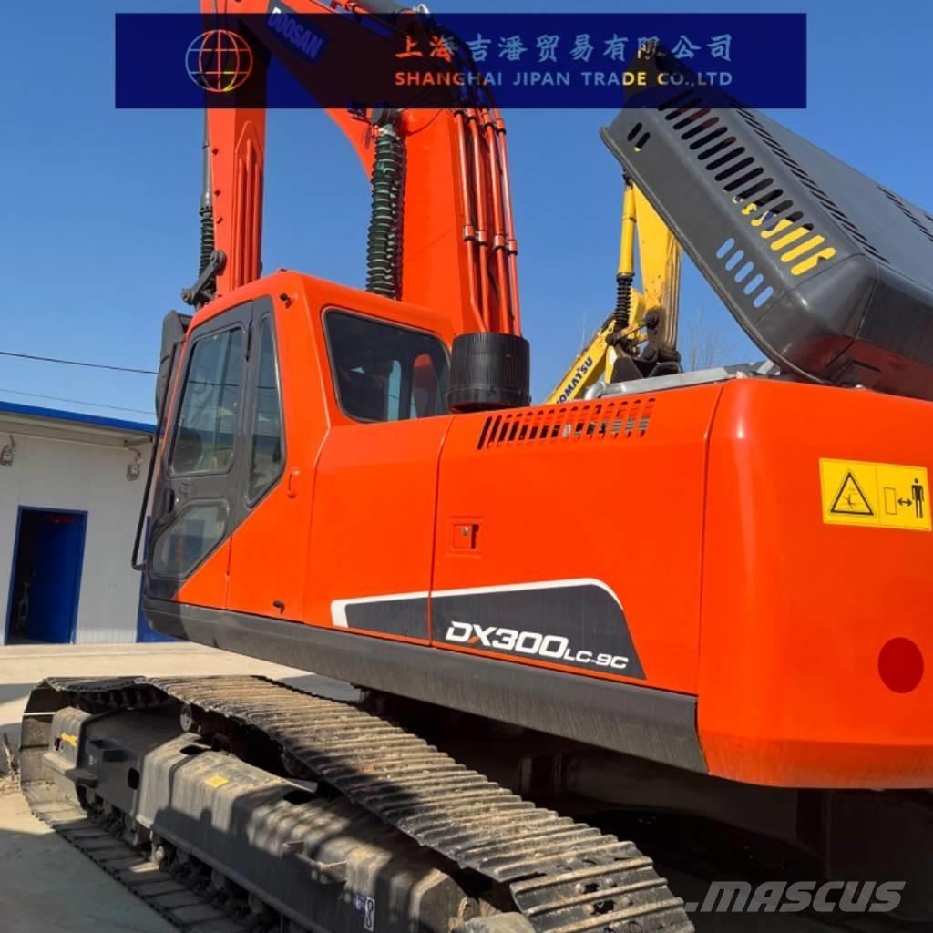 Doosan DX 300 Pásová rýpadla
