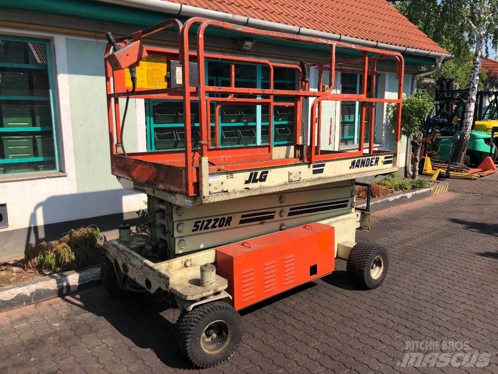 JLG CM2558    V-3343 Vertikální sloupové výtahy