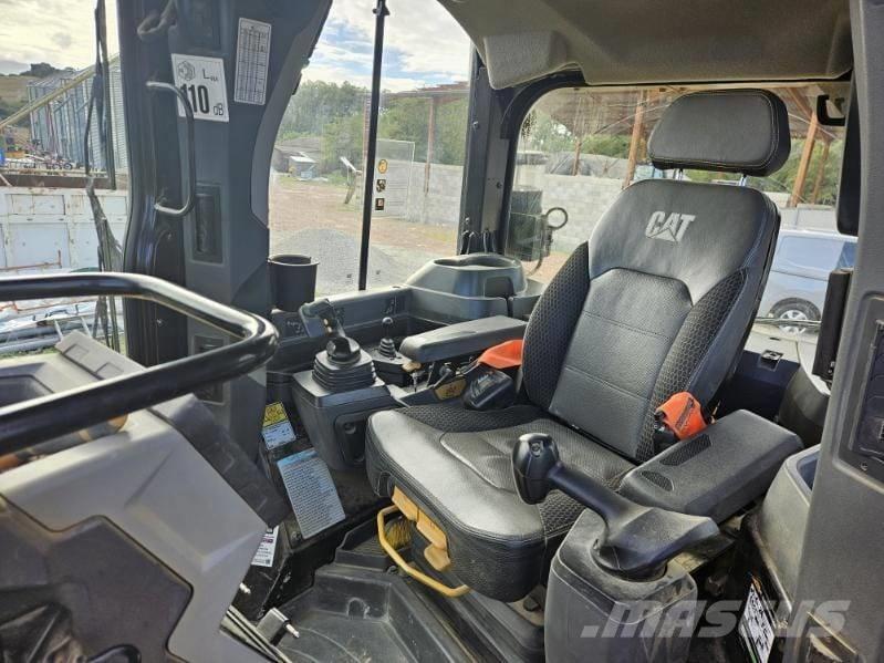 CAT D 5 LGP Pásové dozery