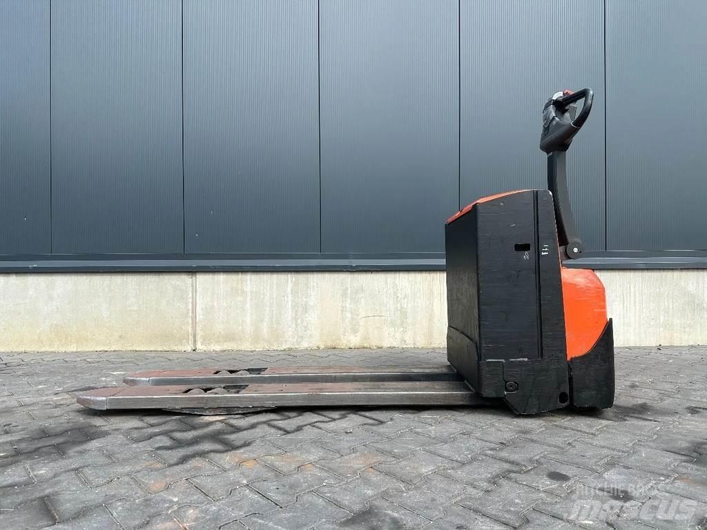 BT LWE180 Ručně vedené vysokozdvižné vozíky