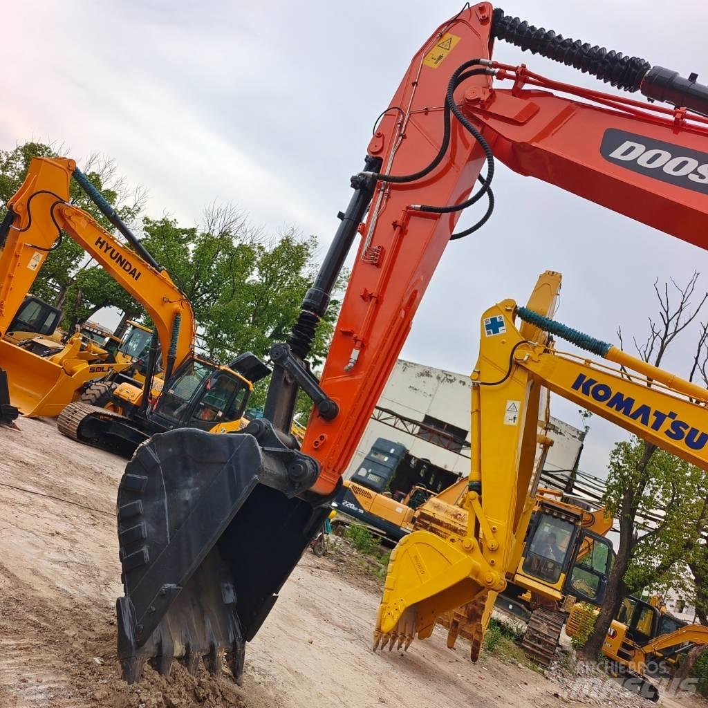 Doosan DX300 Pásová rýpadla
