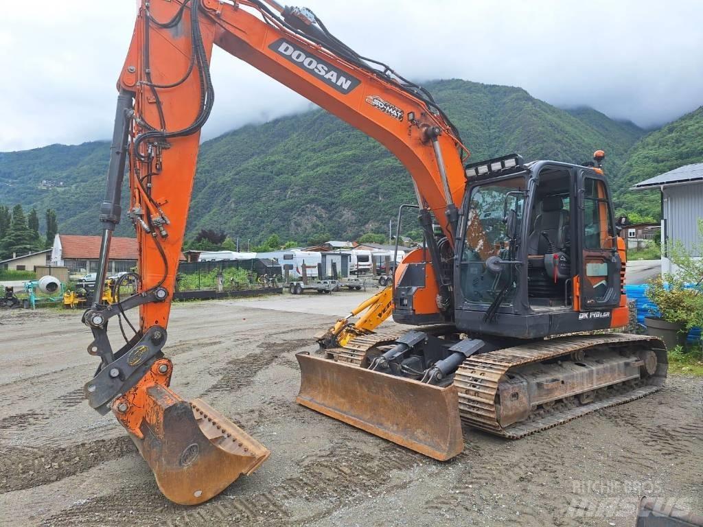 Doosan DX 140 LCR-7 Pásová rýpadla
