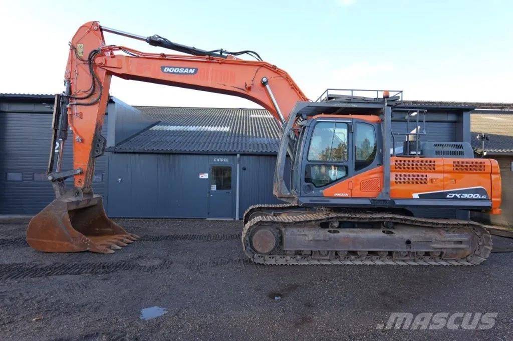 Doosan DX300LC Pásová rýpadla
