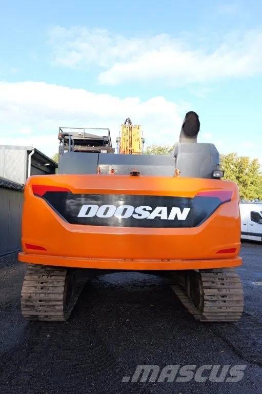 Doosan DX300LC Pásová rýpadla