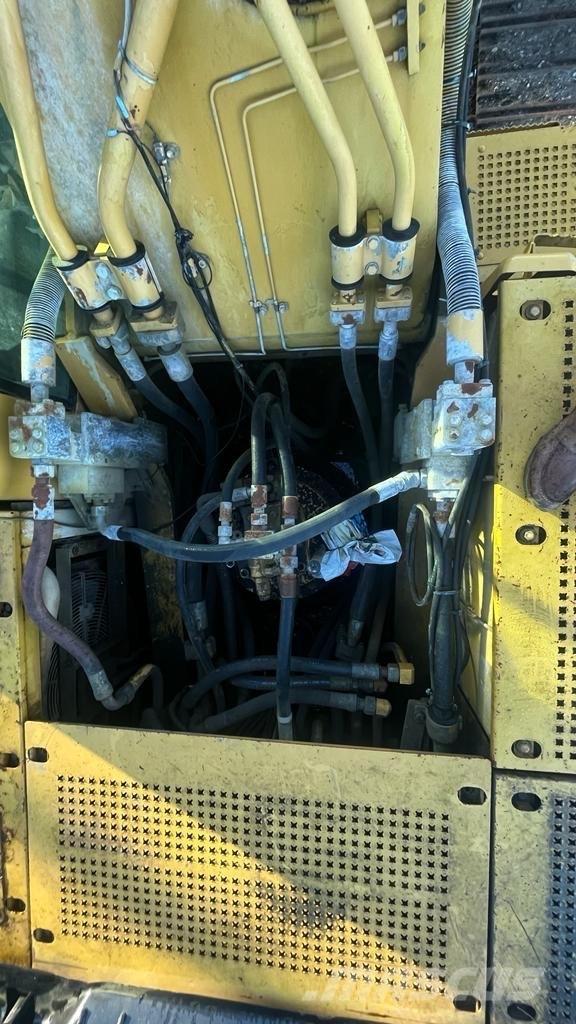 CAT 330 C LC Pásová rýpadla