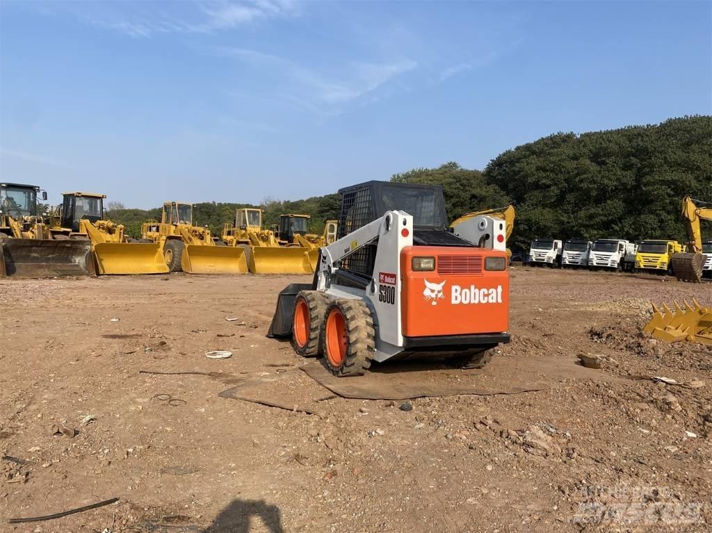 Bobcat S 300 Smykem řízené nakladače