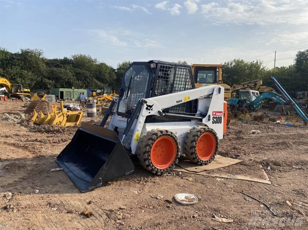 Bobcat S 300 Smykem řízené nakladače
