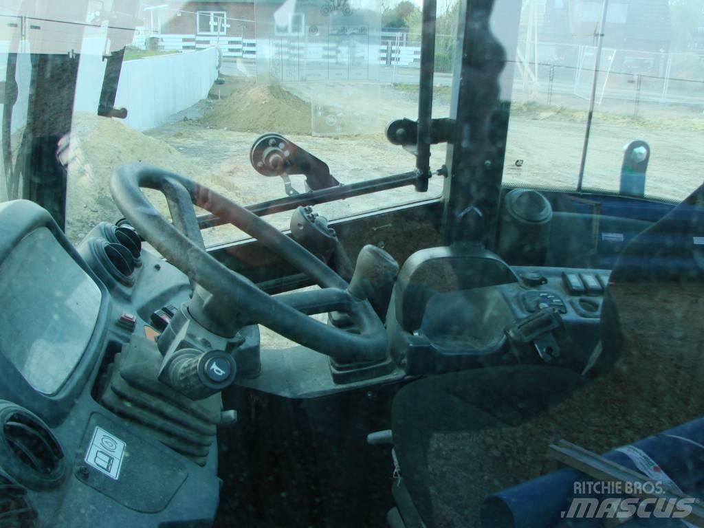 Kubota R 082 Kolové nakladače