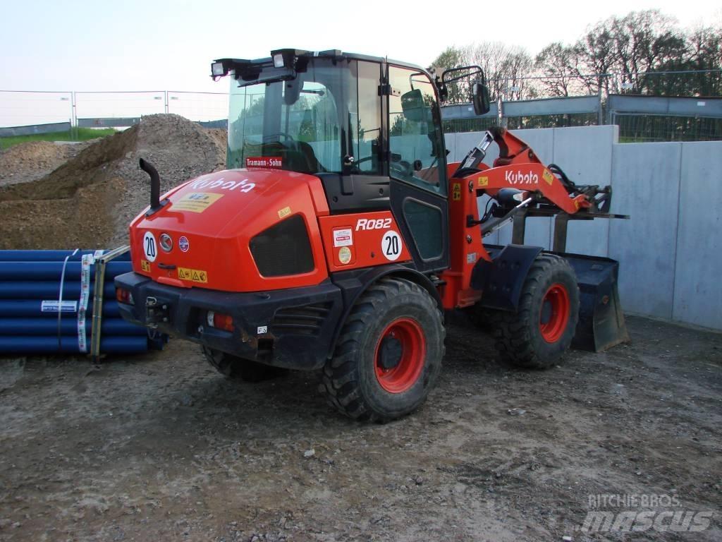 Kubota R 082 Kolové nakladače