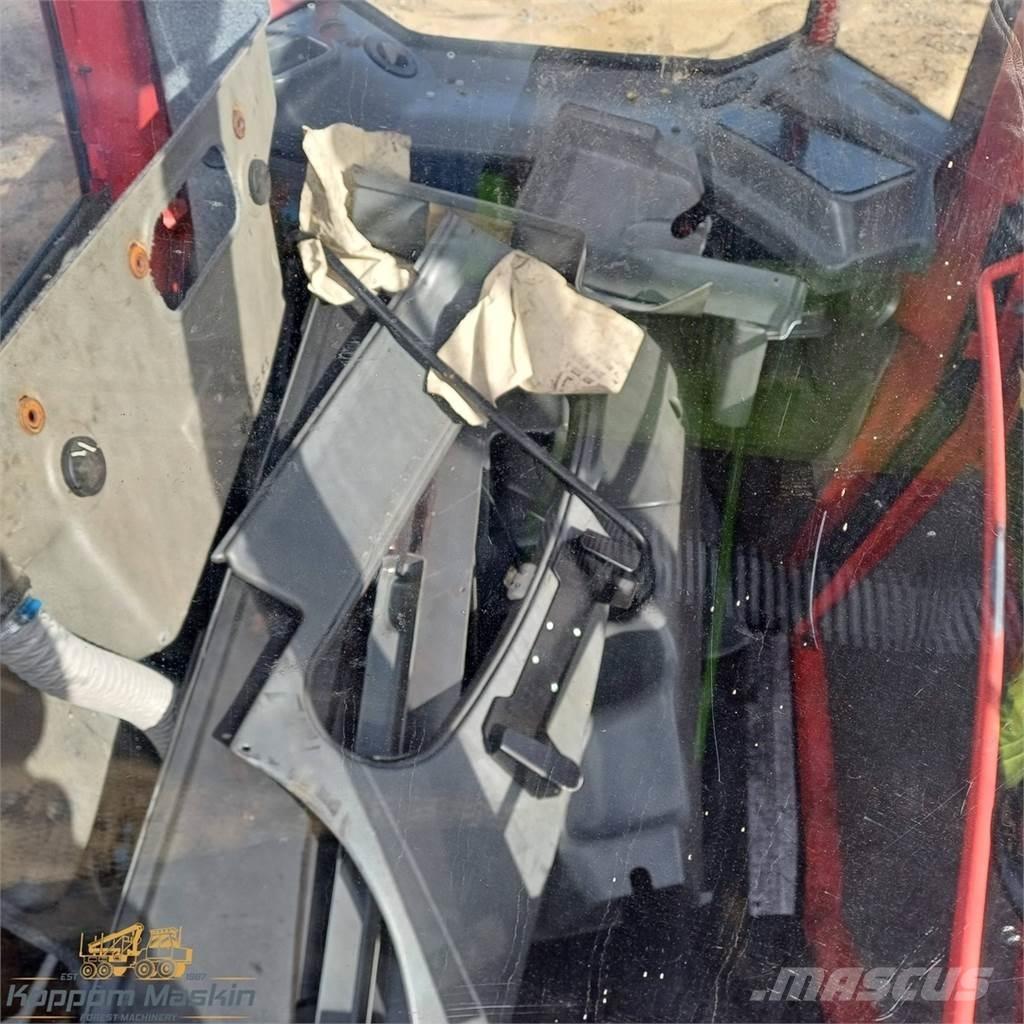 Valmet 941 Kabiny a interiér