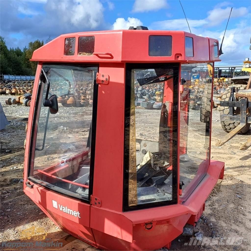 Valmet 941 Kabiny a interiér