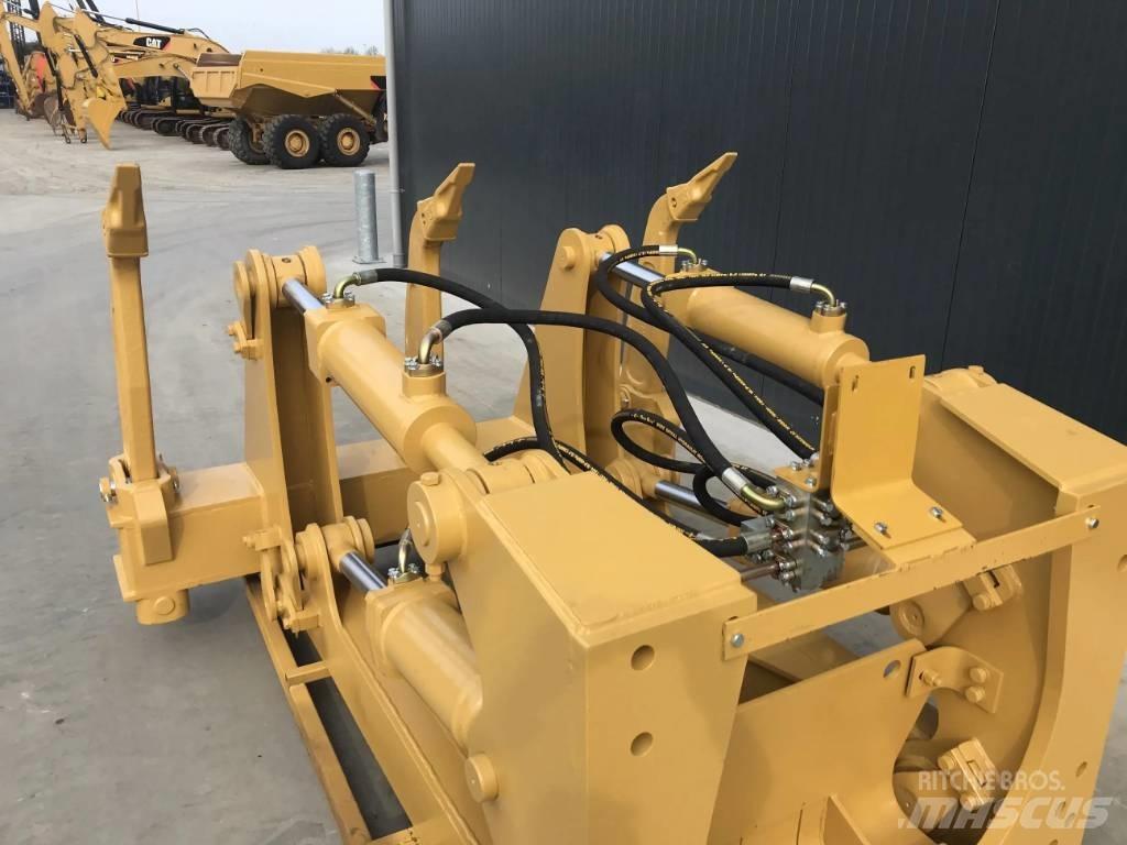 CAT D7H Půdní rozrušovače