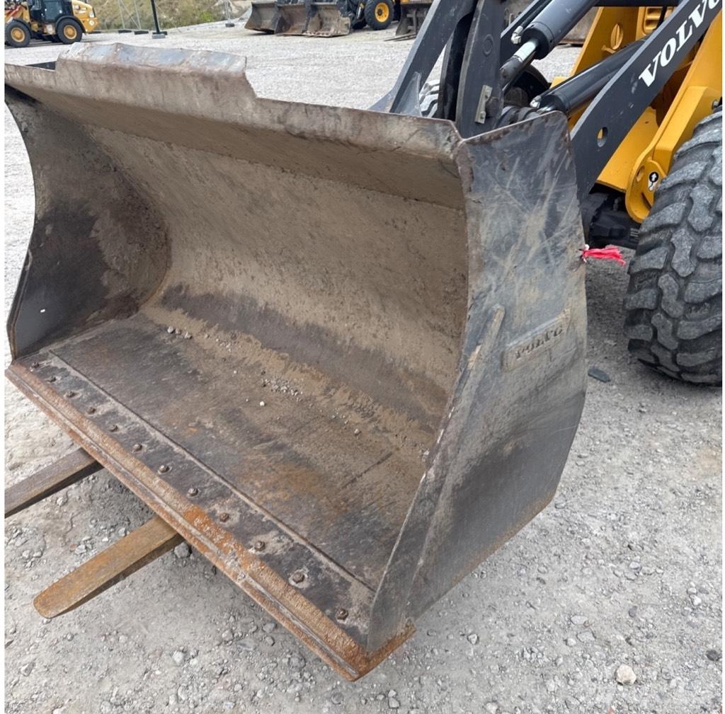 Volvo L25F Kolové nakladače