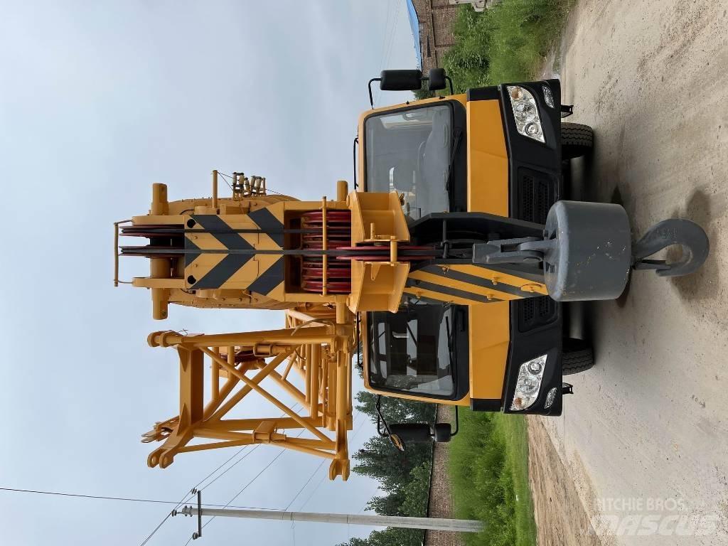 XCMG QY130K-1 Univerzální terénní jeřáby