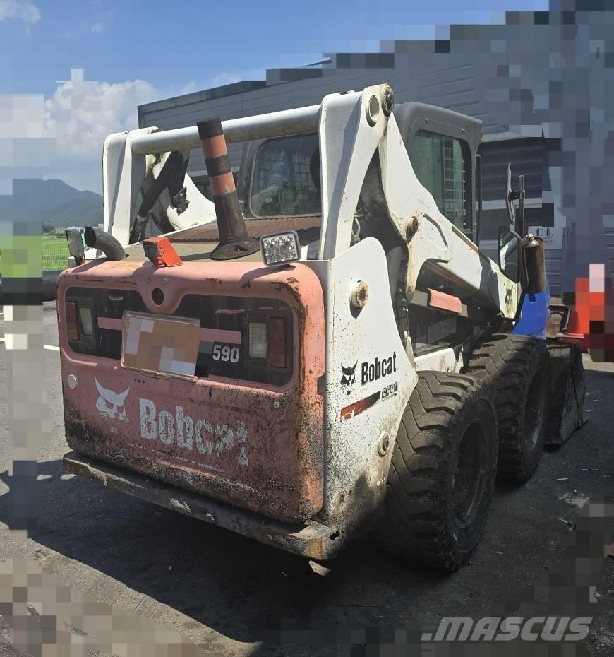 Bobcat S 590 Smykem řízené nakladače