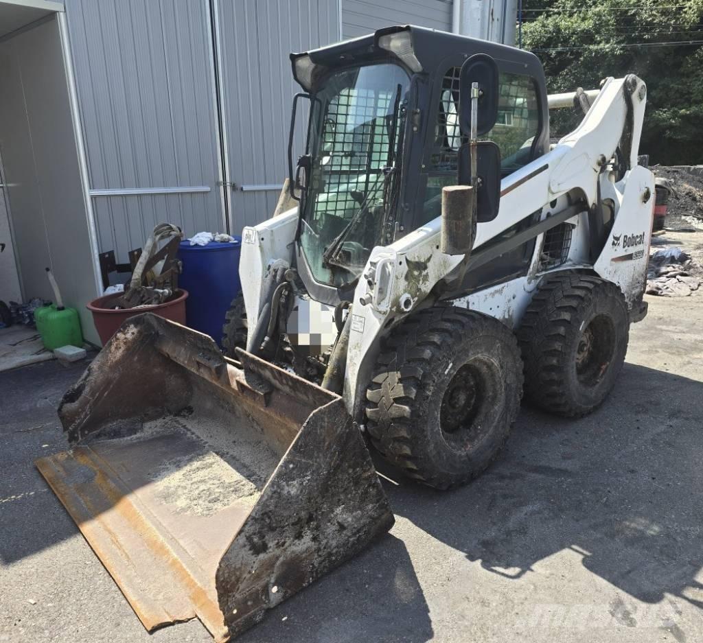 Bobcat S 590 Smykem řízené nakladače