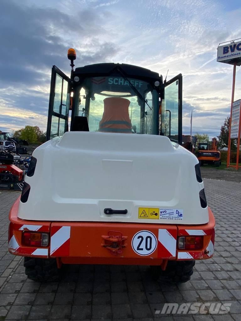 Yanmar V 100 Kolové nakladače