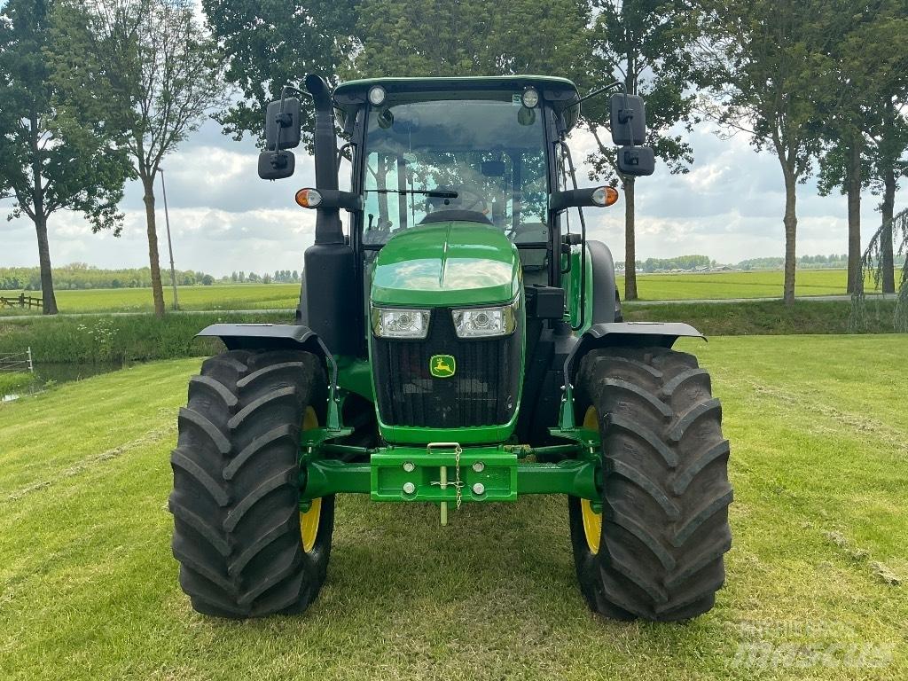 John Deere 5090 M Traktory