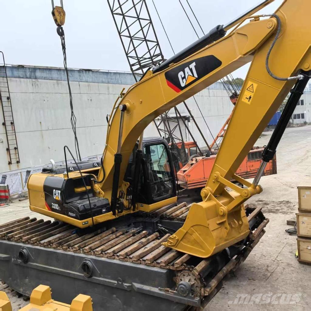 CAT 320 D Obojživelná rypadla