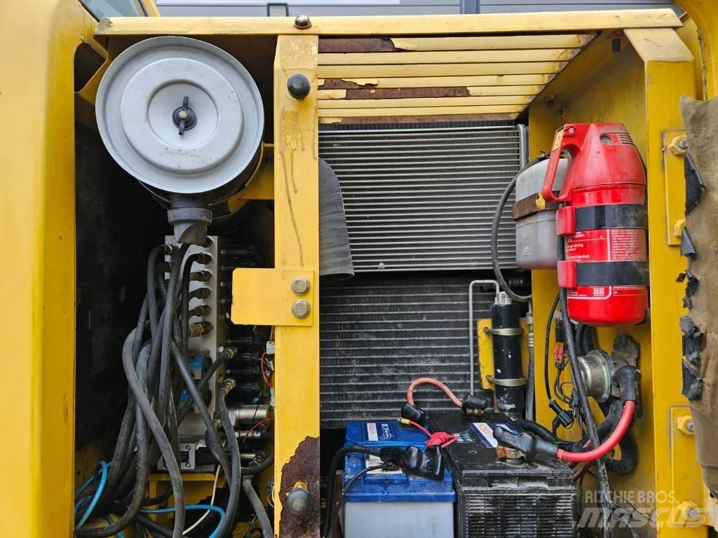 Komatsu PW 130ES-6K Kolová rýpadla