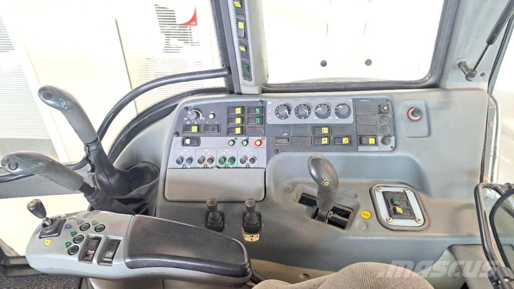 Valtra M 130 Traktory