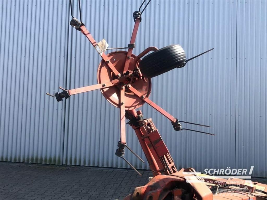 Kuhn GF 5000 MHA Obraceče a shrabovače sena