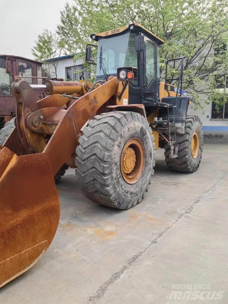 SEM 656D Kolové nakladače