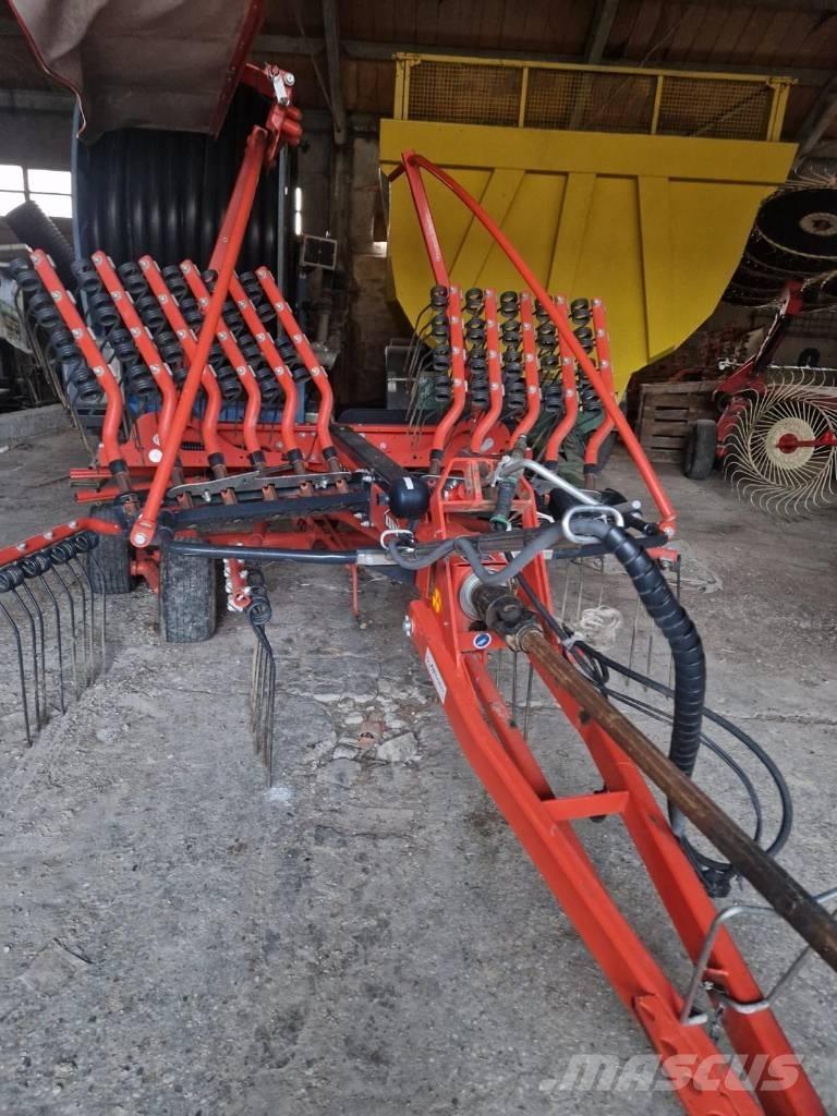 Kuhn 5031T Obraceče a shrabovače sena